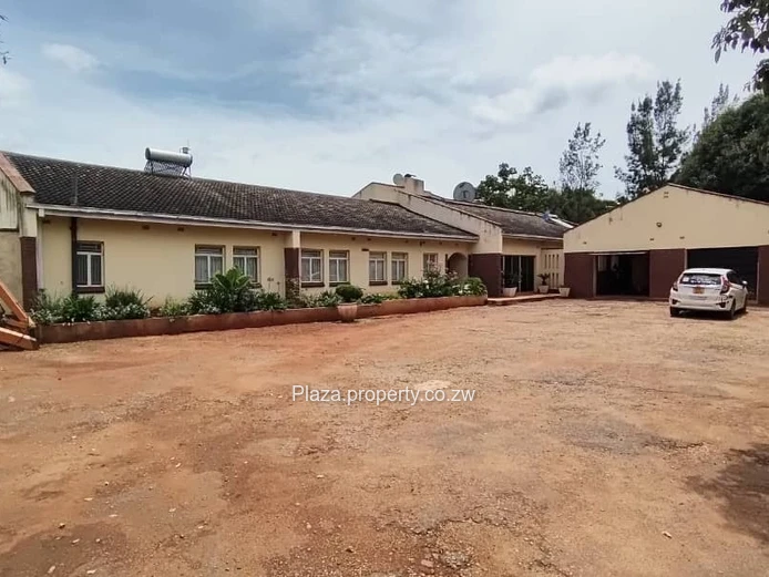 6 bedroom house for rent in Borrowdale