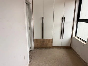 4 Bedroom Flat & Apartment