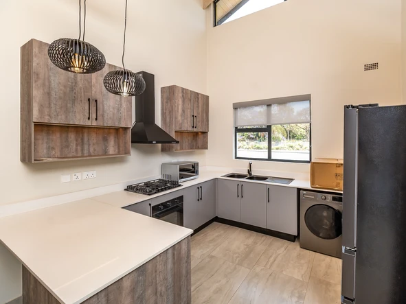 3 Bedroom Flat & Apartment