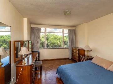 3 Bedroom Flat & Apartment