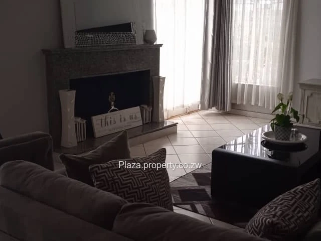 Grand double storey house in Helensvale for sale