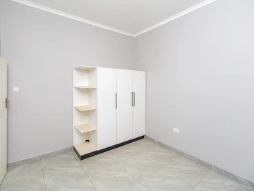 3 Bedroom Flat & Apartment