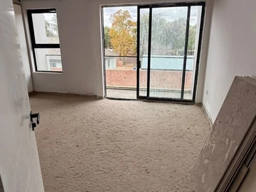 4 Bedroom Flat & Apartment