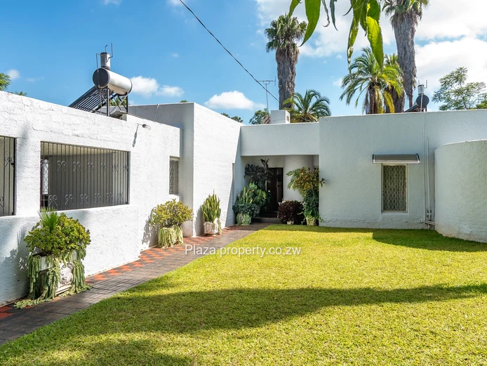 Elegant 4-Bedroom Family Home In Highlands (Sole Mandate)