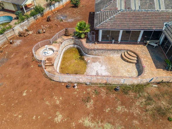 6 Bedroom House