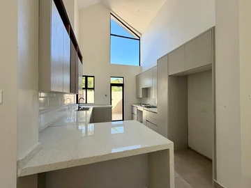 4 Bedroom Garden Flat