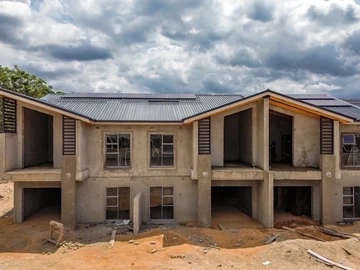 4 Bedroom Flat & Apartment
