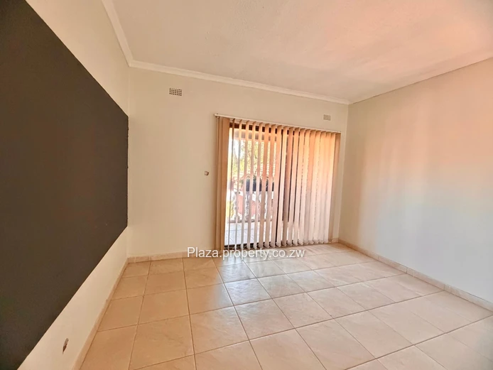 Escape to vintage luxury in the heart of Zimre Park!  (Sole Mandate)