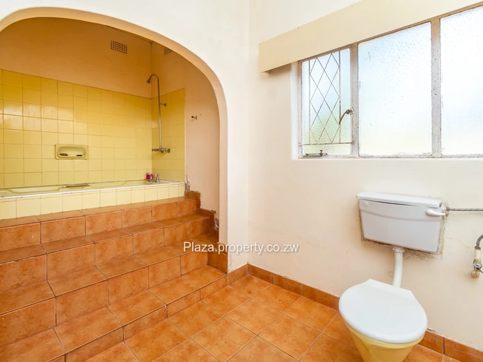 Spacious 5-Bedroom Home For Sale In Daylesford