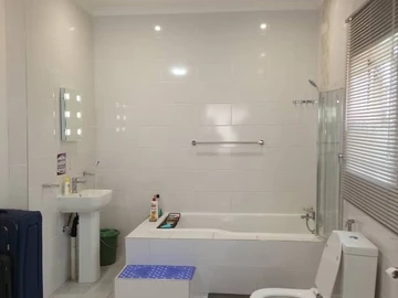 4 Bedroom Garden Flat