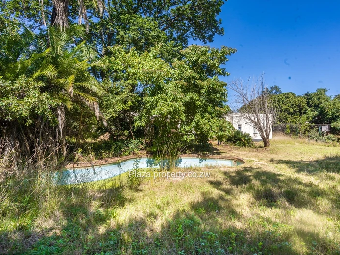Greystone Park: 3-Bed Home w/ Pool, Tennis court, Borehole & Brick-Floors