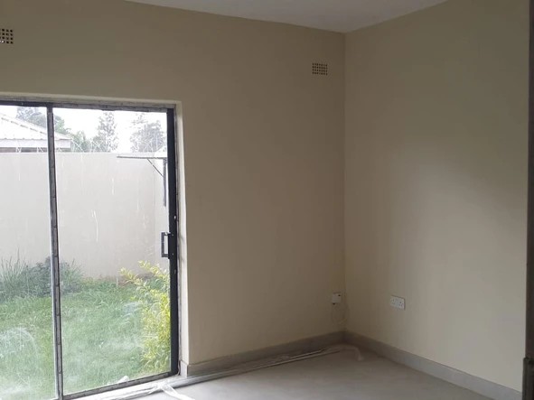 2 Bedroom Flat & Apartment