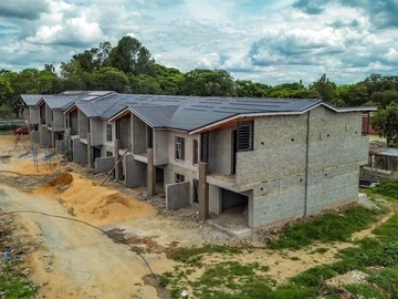 4 Bedroom Flat & Apartment