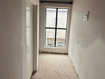 4 Bedroom Flat & Apartment