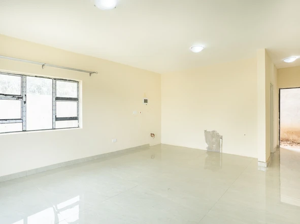 2 Bedroom Flat & Apartment