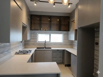 4 Bedroom Flat & Apartment