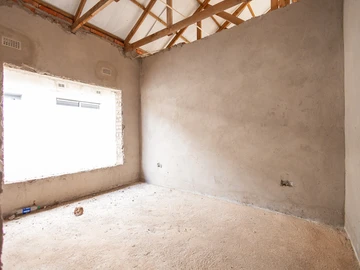 4 Bedroom Flat & Apartment