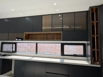 4 Bedroom Flat & Apartment