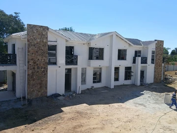 4 Bedroom Flat & Apartment