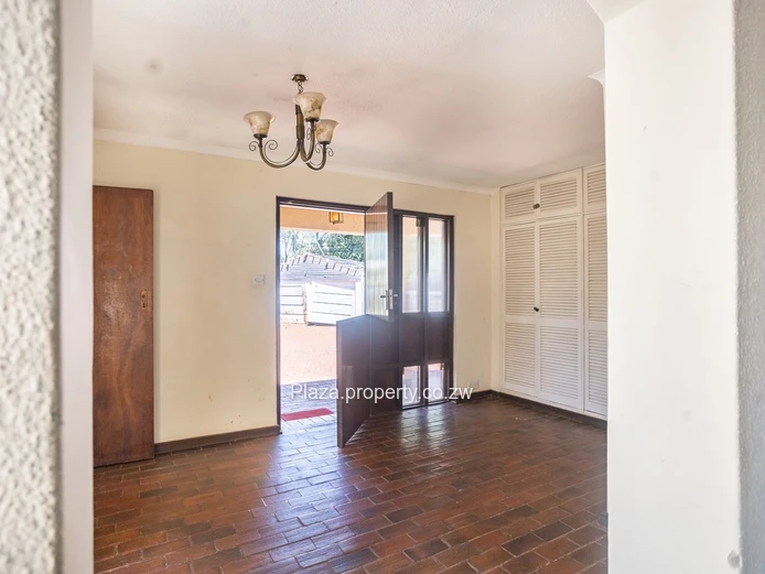 Greystone Park: 3-Bed Home w/ Pool, Tennis court, Borehole & Brick-Floors