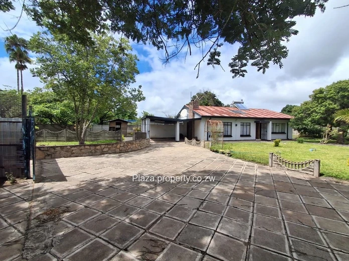 A Lovely Home in a Peaceful area near Lundi Park Golf Course