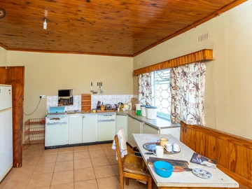 Farm & Agricultural Land