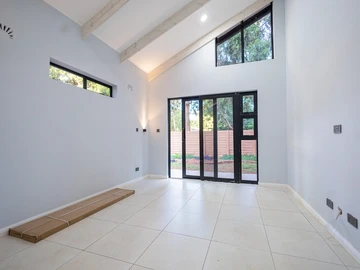 2 Bedroom Garden Flat