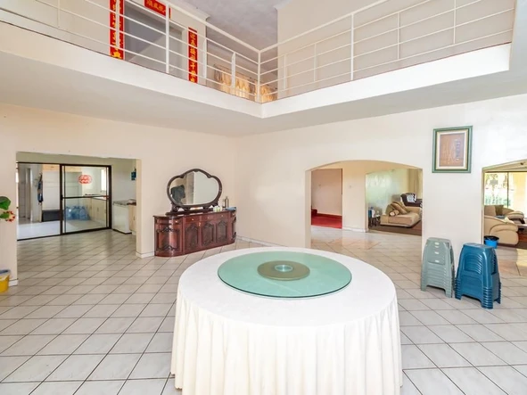 7 Bedroom House