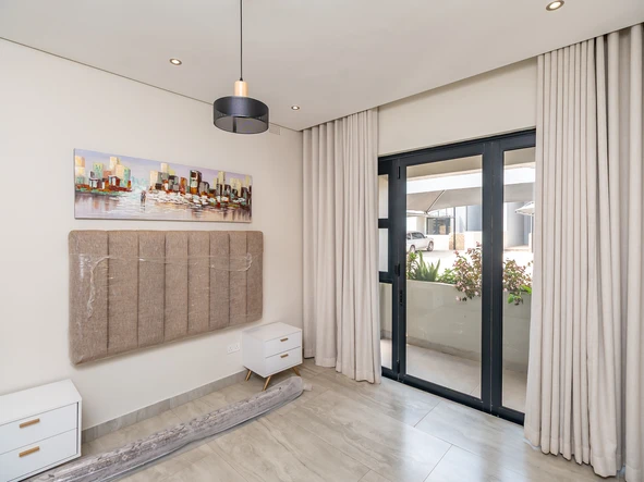 3 Bedroom Flat & Apartment