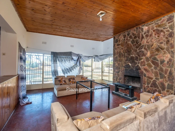 Spacious 5-Bedroom Home For Sale In Daylesford