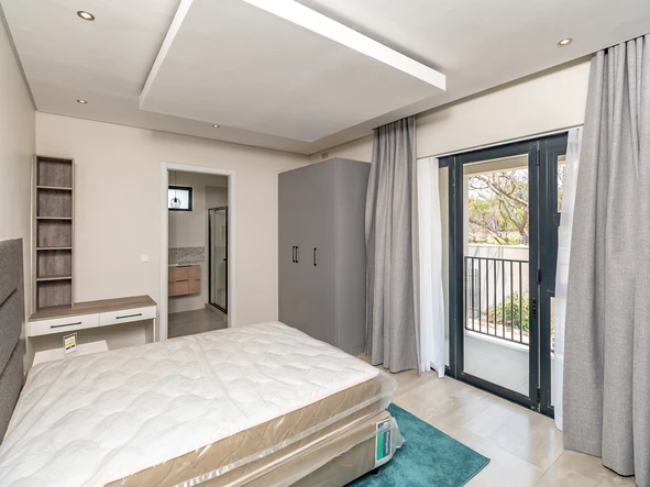 3 Bedroom Flat & Apartment