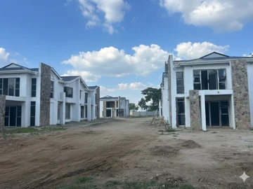 4 Bedroom Flat & Apartment