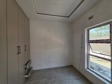 4 Bedroom Flat & Apartment