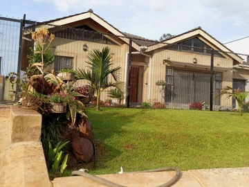 4 Bedroom Garden Flat