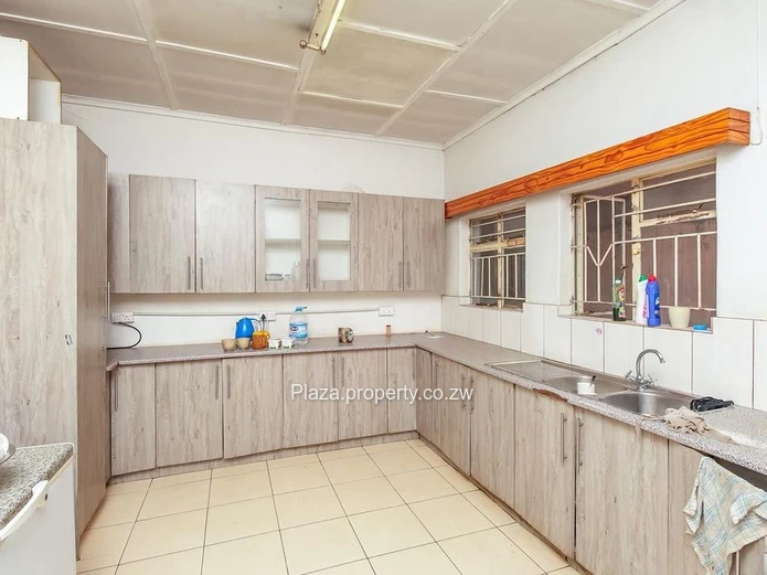 Willowvale Commercial: 5,000m² Site, 1,000m² Warehouse & Borehole