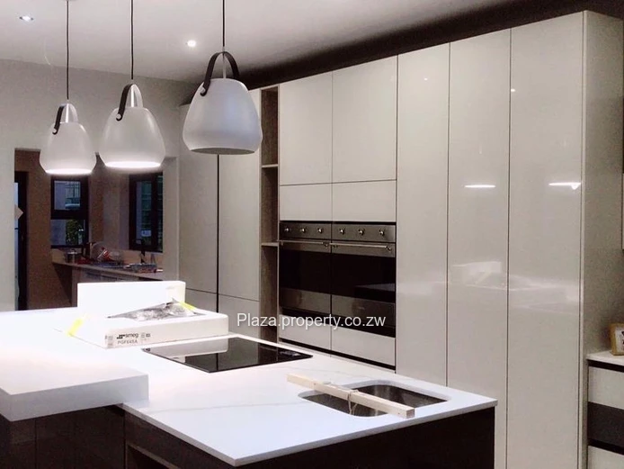 LUXURIOUS MODERN HOME BORROWDALE BROOKE $1.4Mill