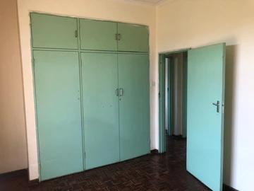 2 Bedroom Flat & Apartment