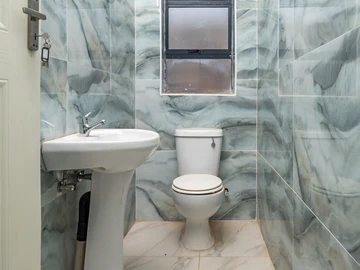 3 Bedroom Flat & Apartment