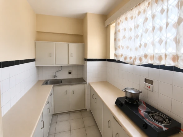 2 Bedroom Flat & Apartment