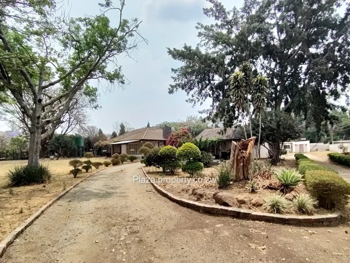 Commercial Property for rent in Highlands