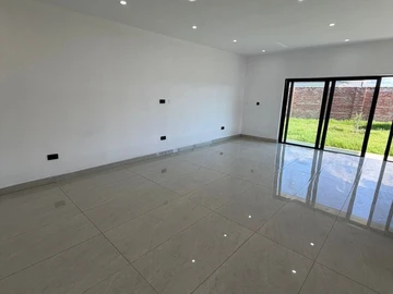 4 Bedroom Flat & Apartment