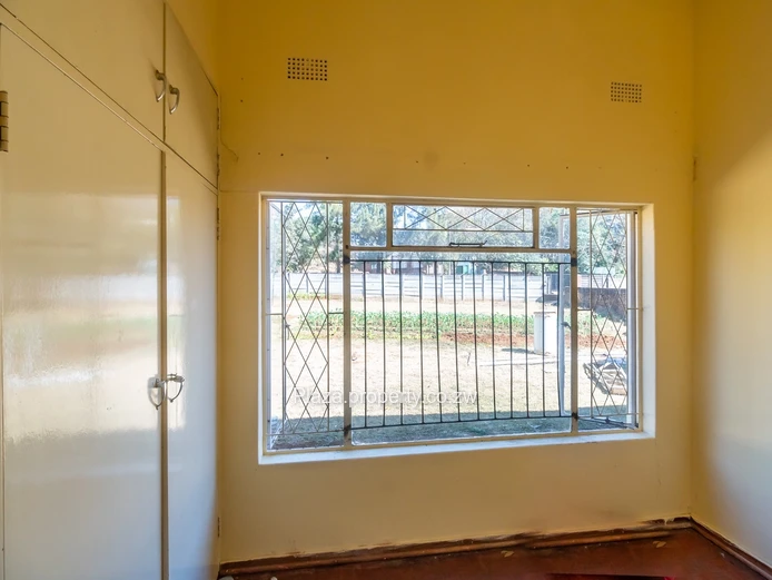 Spacious 5-Bedroom Home For Sale In Daylesford