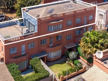 3 Bedroom Flat & Apartment