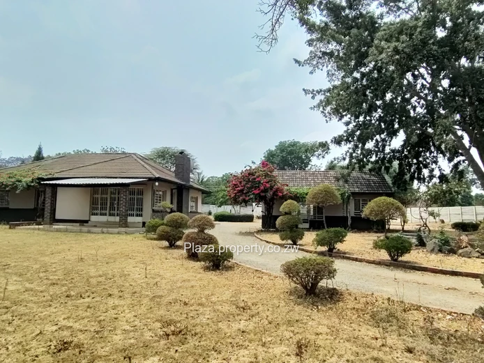 Commercial Property for rent in Highlands