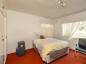 2 Bedroom Garden Flat