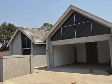 4 Bedroom Flat & Apartment