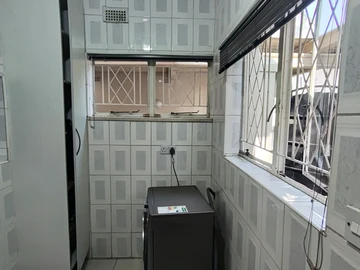 3 Bedroom Flat & Apartment