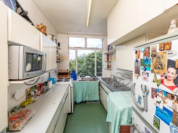 3 Bedroom Flat & Apartment