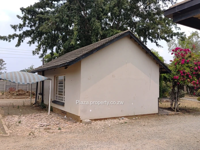 Commercial Property for rent in Highlands