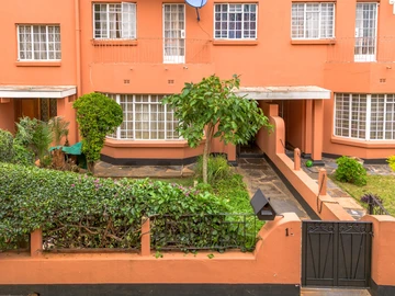 3 Bedroom Flat & Apartment